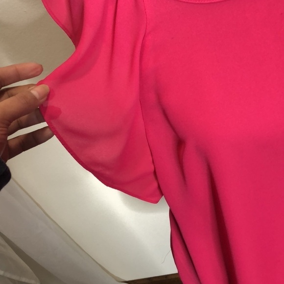 Violet + Claire pink ripple sleeve sheer blouse size medium - Picture 3 of 11